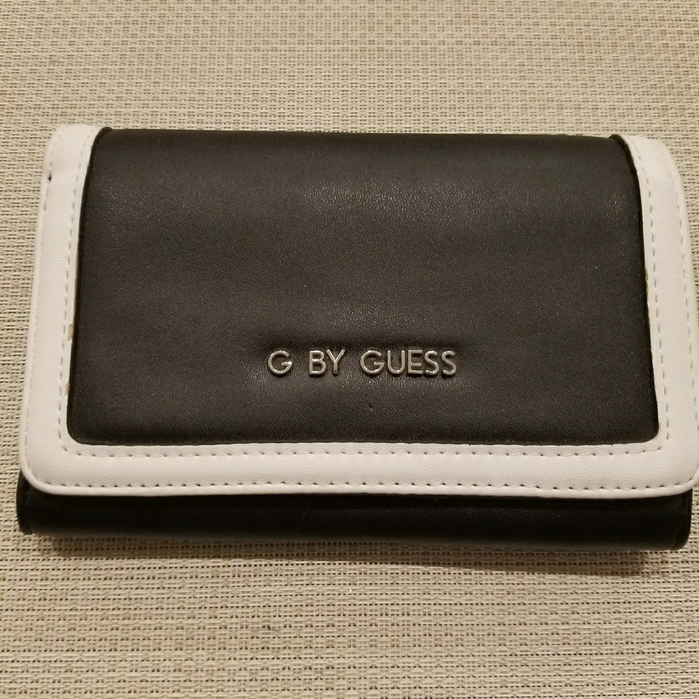 NWT G by Guess Wallet